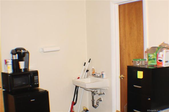 9 N Main St, Enfield, CT 06082